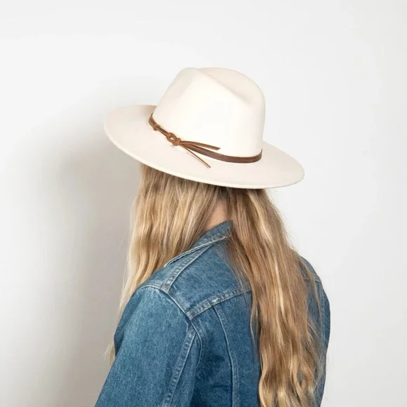 WYETH Billie Mid Brim 100% Wool Fedora in Cream PRICE FIRM display picture 1